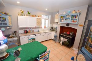 Kitchen- click for photo gallery